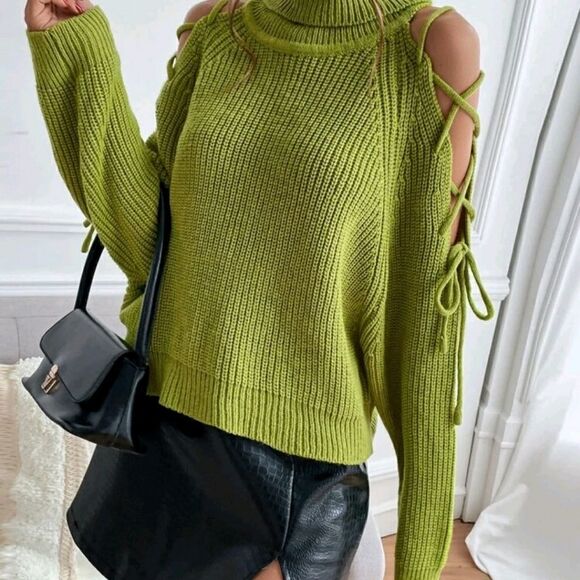 Turtleneck Cold Shoulder Lace Up Side Sweater - Picture 4 of 10